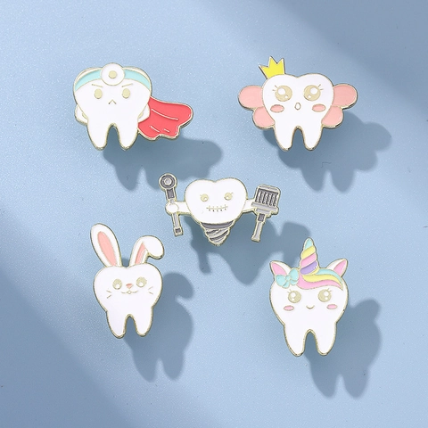 Süße Cartoon Zahn Emaille Brosche Pin Für Zahnarzt Krankenschwester Student Legierung Einhorn Hase Engel Arzt Zahn Abzeichen Schmuck Geschenk