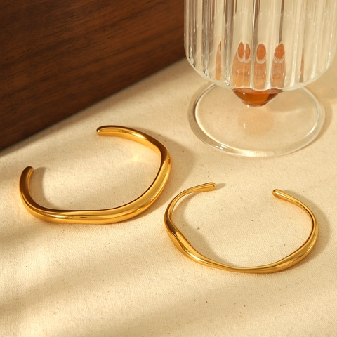 Brazalete Abierto Onda Irregular Minimalista Para Mujer Acero Inoxidable Chapado En Oro De 18K Joyería Geométrica