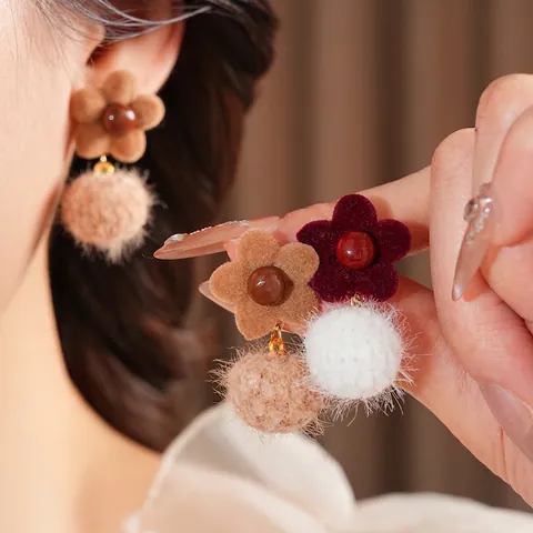 Boucles D'oreilles Puces Fleur Flocage Et Pompon Avec Tige En Argent Vintage Floral Hiver Pour Femmes
