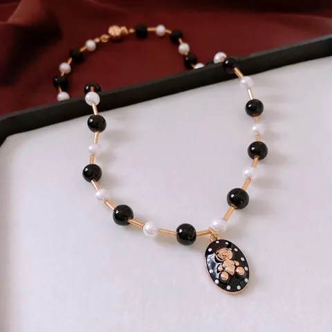 Collar Con Colgante De Oso Retro Cuentas Imitación Perla Artificial Vidrio Aleación Cobre Oval Polka Dot Joyería Para Mujer Negro Blanco Oro