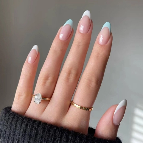 Französische Spitze Mandel Drucknägel Nude Rosa Basis Weiß Blau Rand Wiederverwendbar Glänzende Kunstnägel Elegante Dame