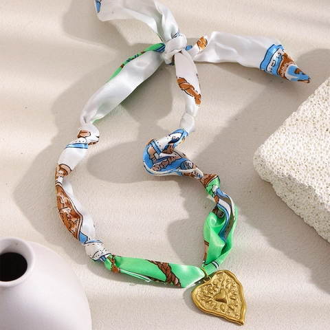 Herzschal Halskette Edelstahl Vergoldet Vintage Grün Geblümter Stoffanhänger Schmuck Für Damen