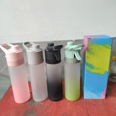 Gradient Frosted Polycarbonate Mist Spray Water Bottle Large Capacity Portable Sports Drinking Bottle For Outdoor Fitness