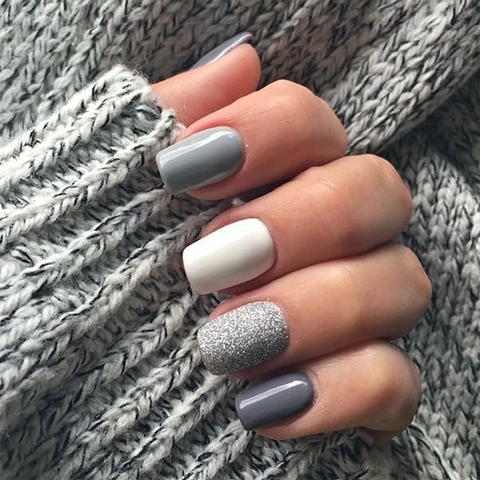 Unghie Finte Corte Quadrate Grigio Bianco Argento Glitterate Lucide Per Donna Uso Quotidiano