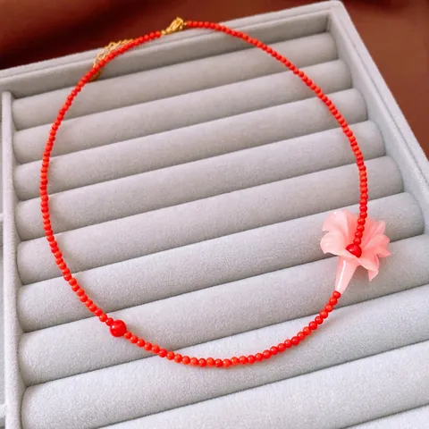 Collar De Cuentas De Piedra Roja Con Colgante De Flor De Resina Rosa Joyería De Cadena De Clavícula Para Mujeres