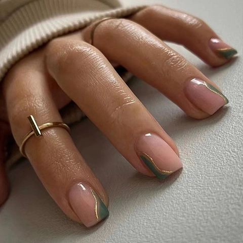 Unghie Finte Rosa Nudo Onda Verde Scuro Linea Dorata Lucido Quadrato Rotondo Artistico Manicure Elegante Punte
