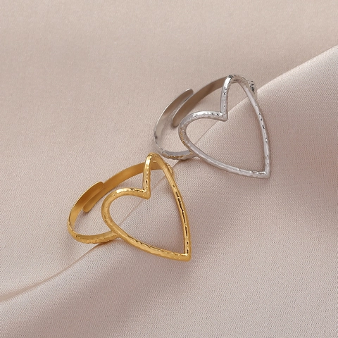 Anello Aperto in Acciaio Inossidabile con Texture Martellata a Forma di Cuore Cavo per Donna Anello Regolabile Minimalista