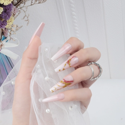 Lange Coffin Vorm Press On Nails Marmerpatroon Nude Roze Goud Glitter Lijnen Kunstnagels Voor Vrouwen Manicure