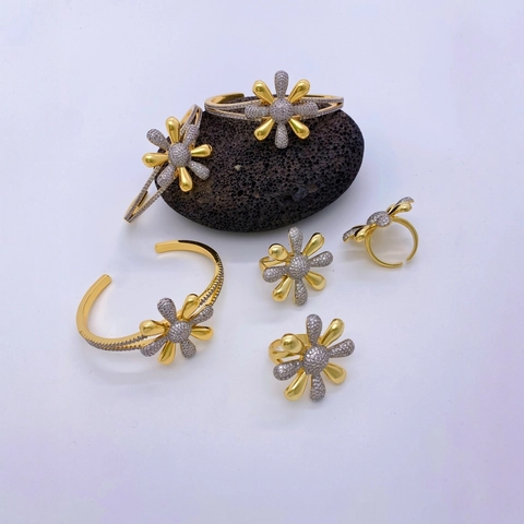 Daisy Blume Armband Und Ring Schmuck Zweifarbig Kupfer 18K Vergoldet Mikropave Zirkonia Verstellbar Für Frauen