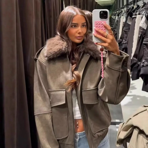 Women Faux Leather Jacket Vintage Short Moto Bomber Coat With Detachable Faux Fur Collar Zip Up Cargo Pockets Casual Streetwear