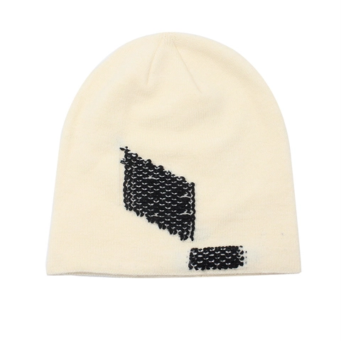 Gorro De Punto Cálido De Invierno Color Sólido Resistente Al Viento Suave Con Parche Decorativo Para Hombre Y Mujer