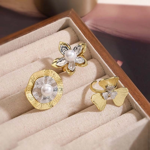French Light Luxury Flower Petal Open Ring Copper Gold Silver Plated With Artificial Pearl Clover Finger Ring For Women Niche High End Jewelry