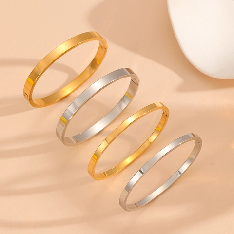 Brazalete De Acero Inoxidable Minimalista Pulido Superficie Plana Ovalada Joyería De Moda Para Mujeres Estilo Elegante