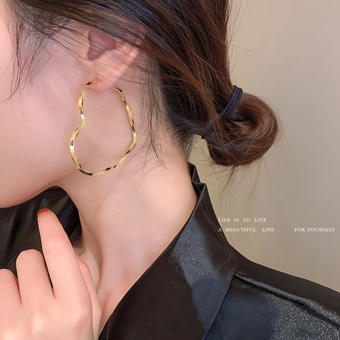 Pendientes De Aro De Corazón Exagerados Aleación Metálica Retorcida Joyería Retro Con 925 Sterling Silver Earring Post Para Mujeres