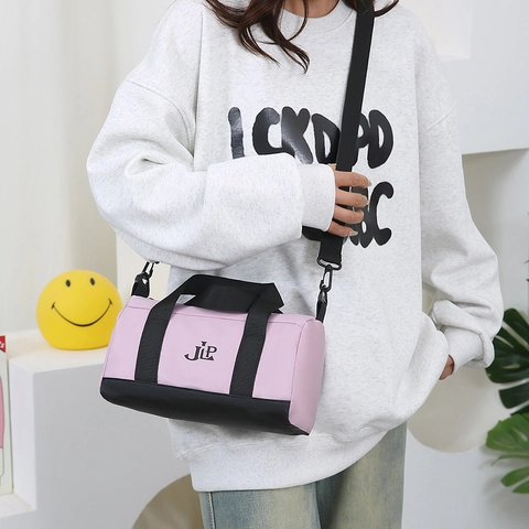 Nylon Wasserdichte Boston Tasche Leichte Zylinder Schulter Handtasche Für Damen Lässige Reise Fitness Mit Buchstabendruck