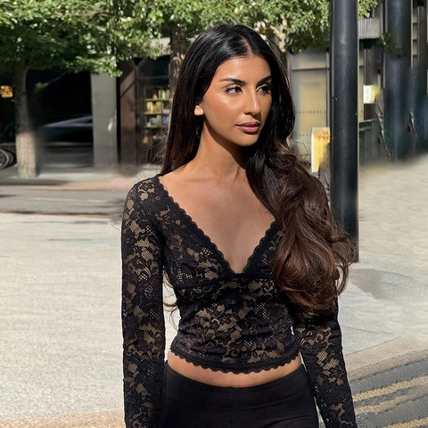 Schwarzes Spitzen-Langarm-Crop-Top Mit V-Ausschnitt Durchsichtig Sexy Eng Anliegend Elegant Für Damen