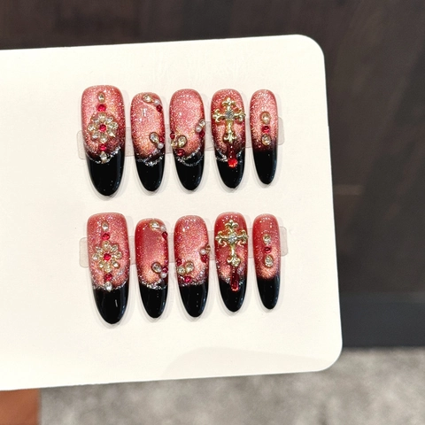 Handmade Press On Nails Gothic Luxury Dark Red Black Gradient Cat Eye Effect With Alloy Cross Rhinestone Jewelry For Women