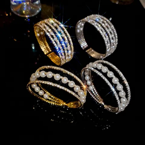 Elegante Mehrlagige Manschettenarmband Für Damen Strass Künstliche Perle Verstellbarer Offener Armreif Luxus Hochzeit Party Zubehör