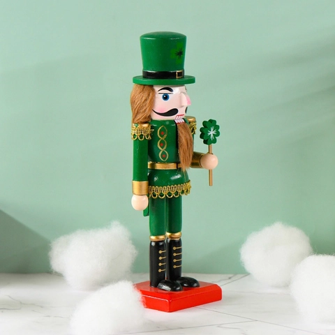 Soldado Cascanueces De Madera Día De San Patricio Adorno Cetro De Trébol Sombrero Figurita Verde Decoración Escritorio