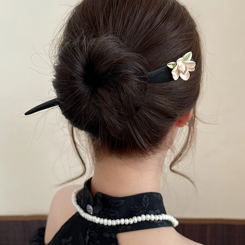 Vintage Chinese Style Wooden Hair Stick Elegant Cream Flower Hairpin For Women Hanfu Retro Wood Hair Chopstick Updo Accessory