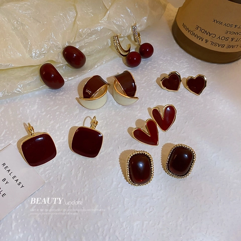 Retro Red Geometric Heart Stud Earrings For Women With Enamel Glaze Alloy And 925 Sterling Silver Earring Post