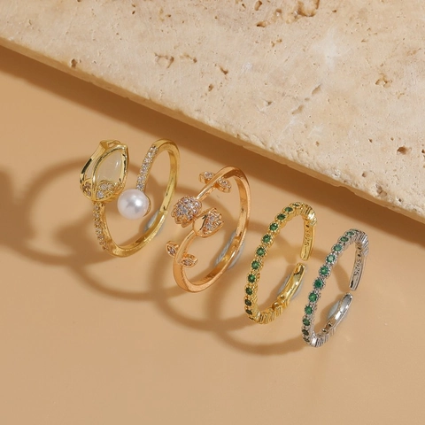 Anillo Ajustable De Flor De Tulipa Elegante Cobre Circón Perla Artificial Diseño Minimalista Tono Dorado Regalo Para Mujeres