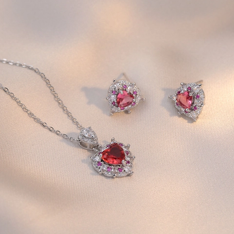 Collana Con Ciondolo A Cuore In Zircone Rosso E Orecchini In Acciaio Al Titanio Gioielli Di Lusso Da Donna
