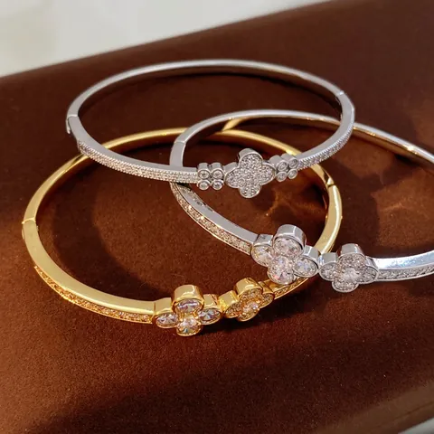 Bracelet Jonc Trèfle À Quatre Feuilles Pour Femmes Luxe Cuivre Avec Zircone Élégant Ajustable Bijoux