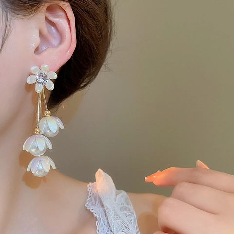 Elegant Flower Petal Artificial Pearl Tassel Earrings Alloy Zircon Jewelry With 925 Sterling Silver Earring Post For Women