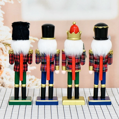 Nutcracker Soldier Figures Wooden Plaid Fabric Christmas Decoration Traditional Hand Painted Holiday Desktop Ornaments European Style Gifts