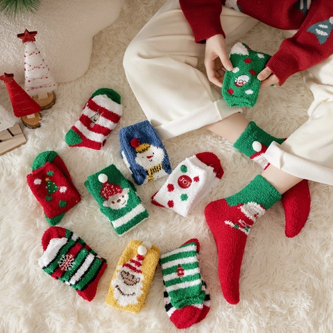 Calcetines De Navidad De Terciopelo Coral Cálidos Gruesos Esponjosos Calcetines Dormir Patrón Papá Noel Reno Muñeco Nieve Regalo Bola