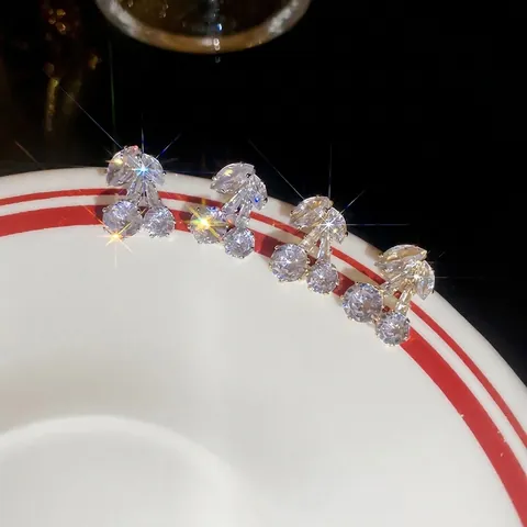 Orecchini A Lobo Ciliegia Con Zirconi E Perno In Argento Elegante Gioiello Frutta In Rame Per Donna Accessorio Scintillante