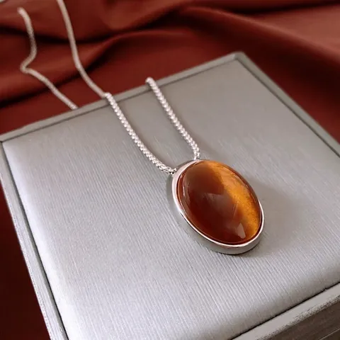 Collier Pendentif Style Maillard Vintage Avec Pierre En Résine Marron Ovale Et Chaîne En Cuivre Bijoux De Pull Pour Femmes