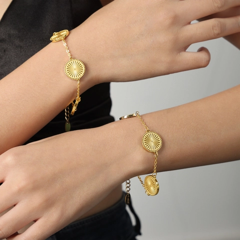 Necklace And Bracelet Minimalist Stainless Steel Jewelry For Women With Sunburst Texture Round Disc Pendants Fashionable