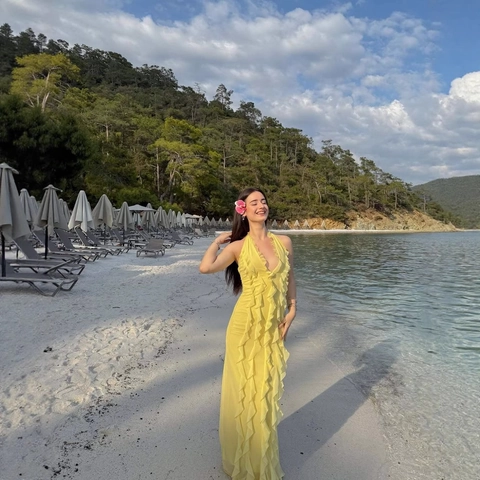 Gelbes Neckholder Maxikleid Damen Rüschen Mesh Chiffon V-Ausschnitt Ärmellos Rückenfrei Urlaub Strand Elegant Langes Kleid