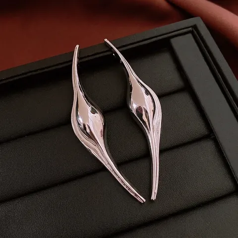 Übertriebene Gebogene Tropfenohrringe Legierung Mit 925 Sterling Silber Ohrstecker Flüssiges Metalldesign Damen