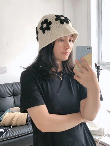 Handmade Crochet Bucket Hat Knitted Flower Warm Fisherman Hat Women Sweet Vintage Foldable Winter