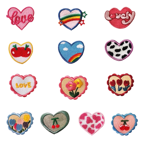 Toppe Ricamate A Forma Di Cuore Adesivi In Tessuto Ricamato Colorati Distintivi Decorativi Per Borse Custodie Per Telefoni DIY