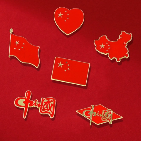 Patriotische China Flagge Emaille Anstecknadel Legierung Metall Tropföl Herzform Revers Abzeichen Für Kleidung Rucksack Dekor