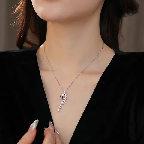 Elegante Collana Con Pendente A Nappa In Zircone Lusso Leggero Catena Per Clavicola In Rame E Argento 925 Per Donne