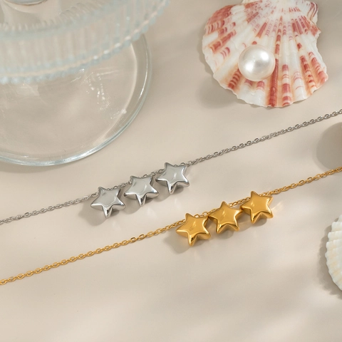 Minimalistische Dreifach Stern Anhänger Halskette Edelstahl Wasserfest Hypoallergen Schicker Schmuck Damen