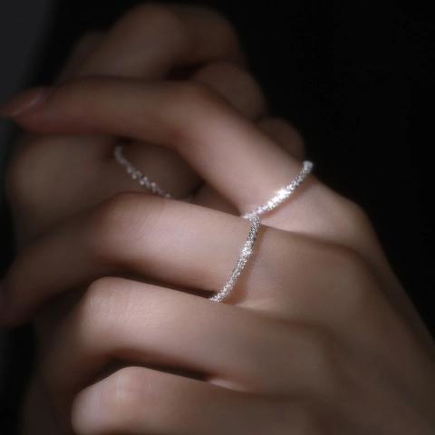 Anello Scintillante in Argento Sterling S925 per Donna Anello a Dito Strutturato Impilabile Minimalista Regalo di Gioielli Eleganti