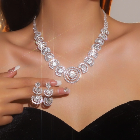 Bijoux de Mariée de Luxe en Alliage d'Argent avec Strass Brillants Collier Géométrique et Boucles d'Oreilles Pendantes pour Femme Mariage