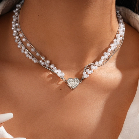 Multi-Layer Long Sweater Necklace With Imitation Artificial Pearl Alloy Chain Heart Rhinestone Pendant Retro Fashion For Women