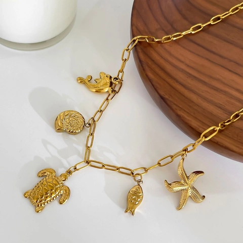 Collar con Colgante de Acero Inoxidable 316L Chapado en Oro 18K Vida Marina Corazón Concha Perla de Agua Dulce Mujer