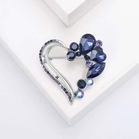 Broche En Forme De Cœur En Strass Alliage Évidé Épingle En Cristal Bijoux De Mode Élégants Pour Femmes