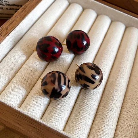Retro Leopard Muster Runde Kugel Ohrstecker Harz Mode Accessoire Mit Silbernem Ohrstecker Für Damen Eleganter Schmuck