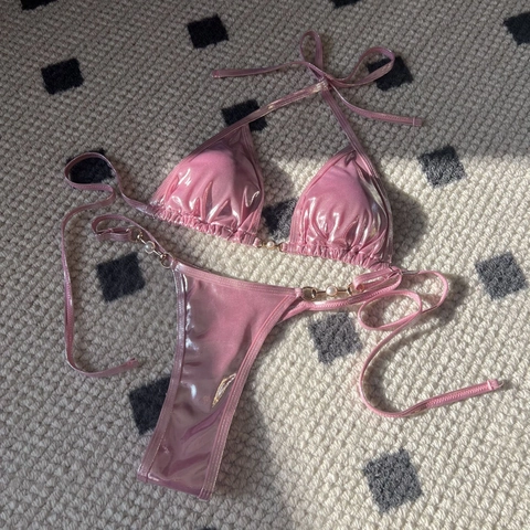 Ensemble Bikini Métallique Sexy Haut Dos Nu Et Bas String Maillot De Bain Décoré De Künstliche Perles Et Anneau Doré