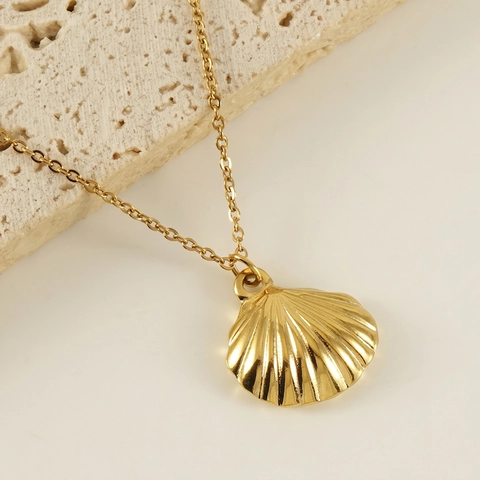 Shell Pendant Necklace 18K Gold Plated Stainless Steel Minimalist Scallop Design European Style Jewelry For Women Men