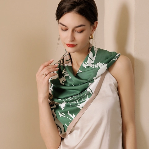 Women Elegant Floral Print Polyester Satin Scarf Large Square Head Neck Scarf Fashion Bag Accessory Office Commute Daily Wear